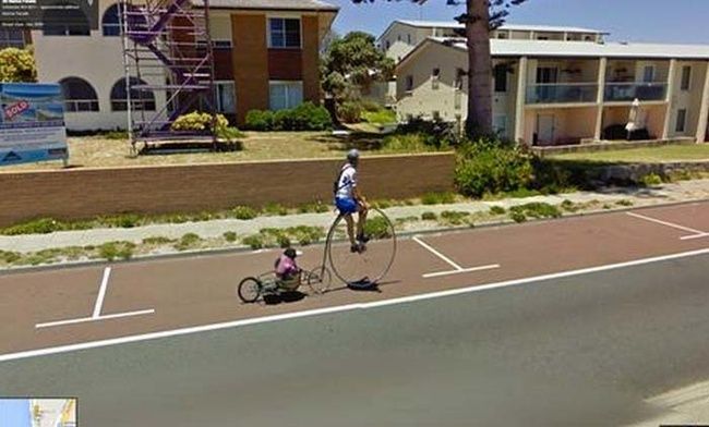 Top 10 momente epice și fascinante surprinse de Google Street View! Vei râde în hohote