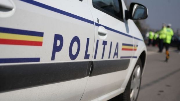Arad: O cisternă încărcată cu motorină a ieşit de pe carosabil. Circulaţia, reluată după 6 ore