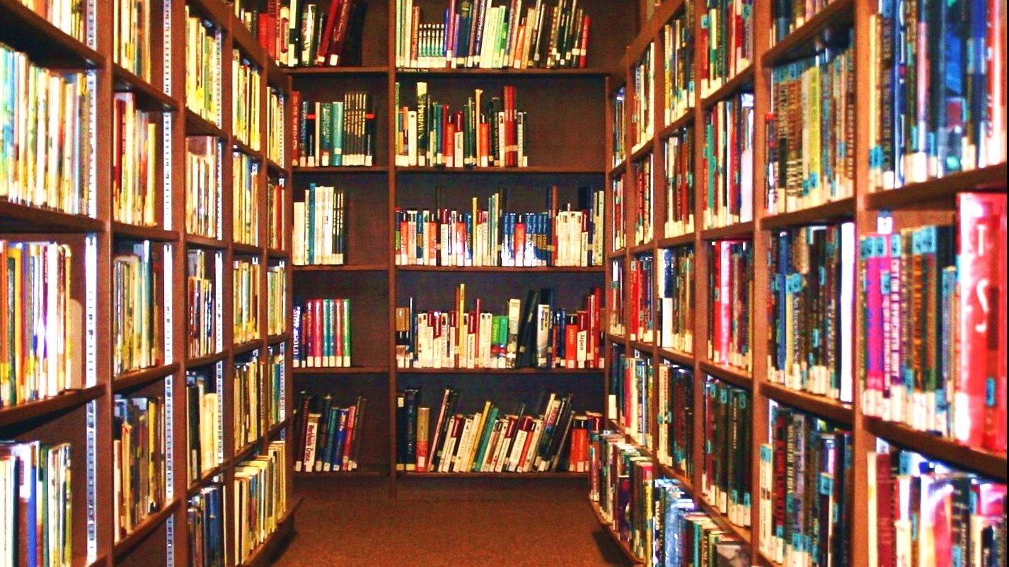 A returnat o carte împrumutată la bibliotecă după 67 de ani. Ce a urmat e spectaculos