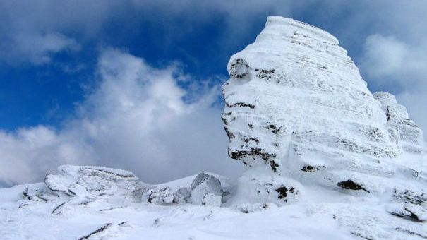 Mergeţi la munte în weekend? Ţineţi cont de atenţionarea meteorologilor