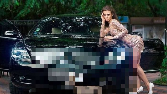 A vrut să pozeze sexy pe capota mașinii. Un detaliu a făcut-o de râs 