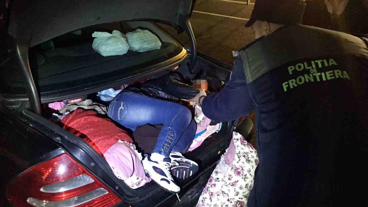 Cum a încercat o turcoaică să treagă graniţa la Nădlac. Poliţiştilor nu le-a venit să creadă ce văd