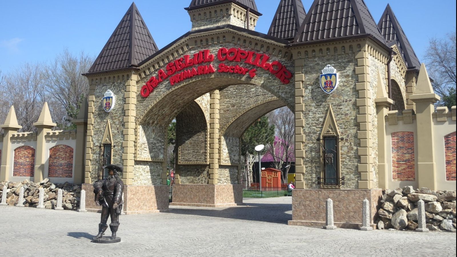 Primăria Sectorului 4 sesizează Poliţia privind fraude legate de Memorialul Colectiv