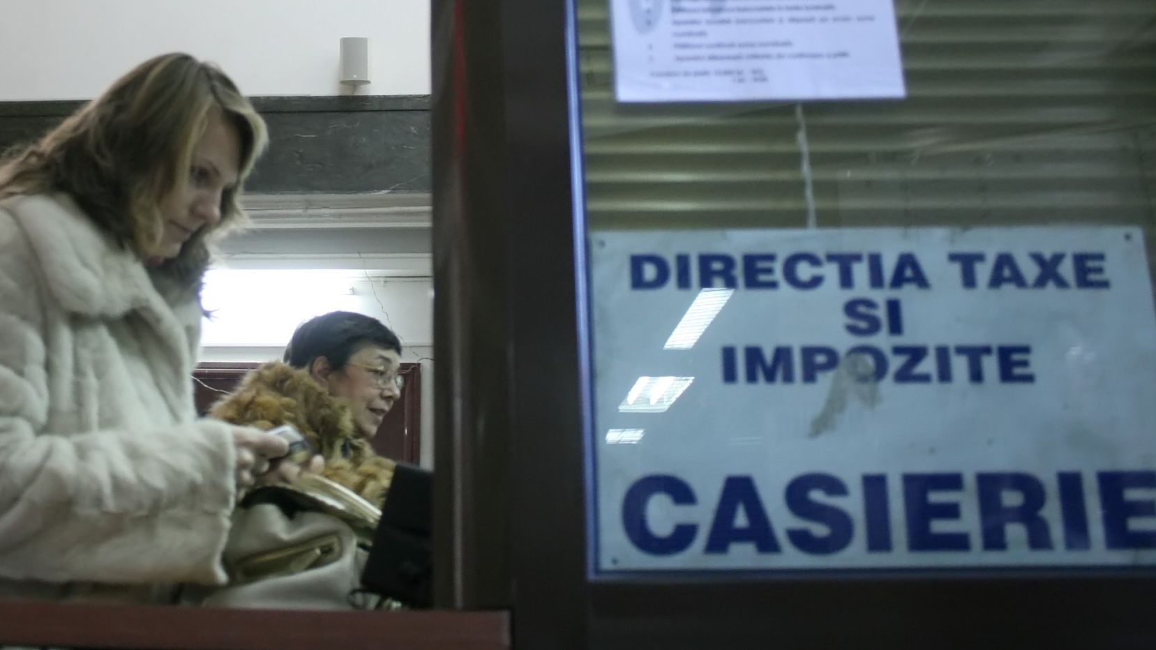 Cum forțează Guvernul primăriile să majoreze taxele și impozitele locale