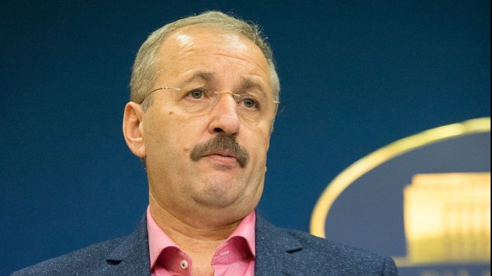 Dîncu: 70% dintre românii din mediul rural au baia în curte! Trebuie reglementat modul de locuire