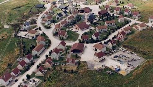 Cum arată satul fantomă din Marea Britanie. De ce nu locuieşte nimeni aici