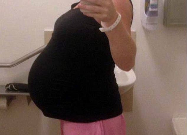 Știa că are gemeni. După ecografie, medicul i-a spus să avorteze imediat. A plâns când a aflat că...