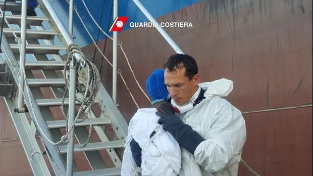 O nouă tragedie pe mare. Peste 80 de persoane au murit