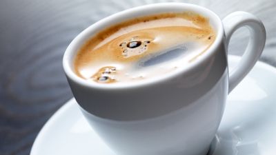 Incredibil. Ce se întâmplă dacă bei cafea cu brânză