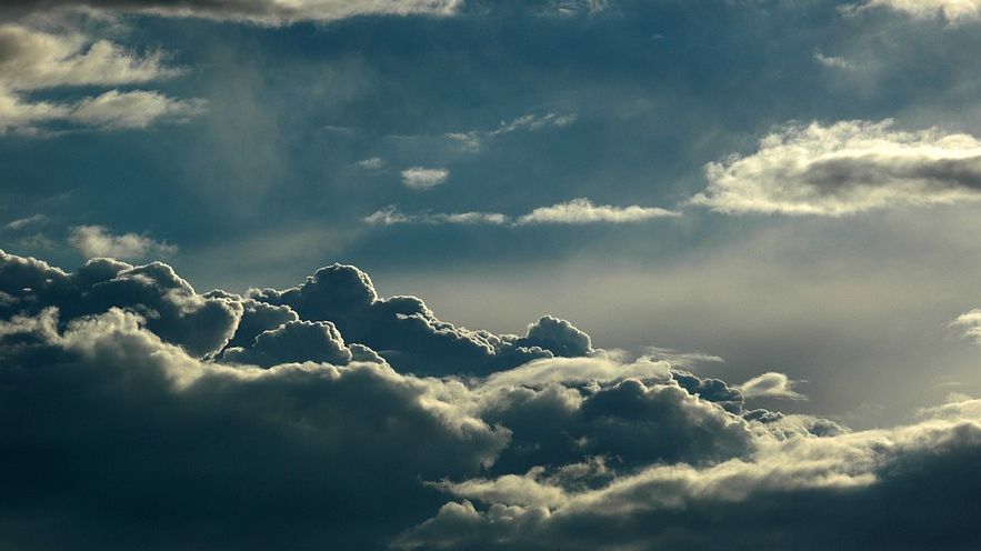 PROGNOZA METEO. Norii se adună din nou. Posibile atenţionări de vreme rea