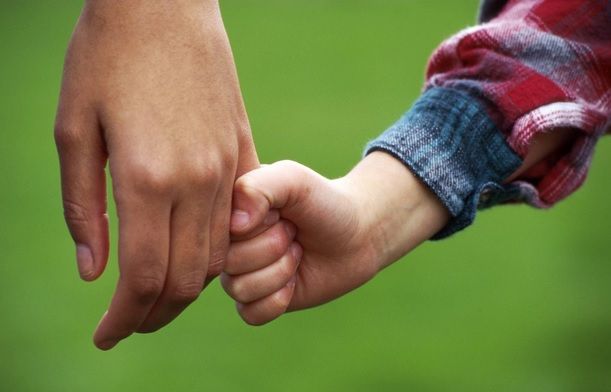 Cutremurător! La o zi după moartea tatălui său, un copil de 11 ani s-a spânzurat