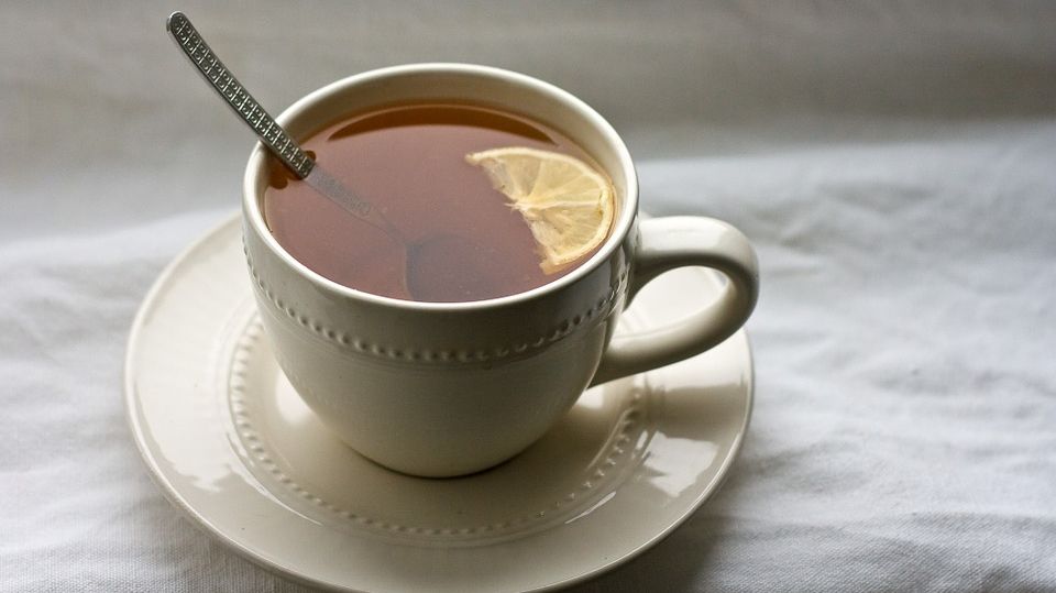 Ceaiul care te scapă de pietrele la rinichi şi calmează crizele de ficat. E foarte eficient!