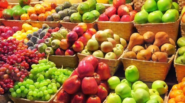 A cumpărat fructe de la supermarket. Când a ajuns cu ele acasă, șoc! A sunat la Urgențe