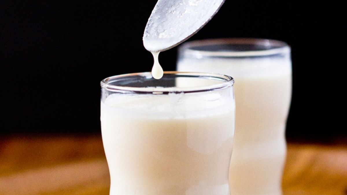 Sigur nu ştiai că poţi face asta: mască de faţă cu kefir, pentru ten uscat. E foarte eficientă!