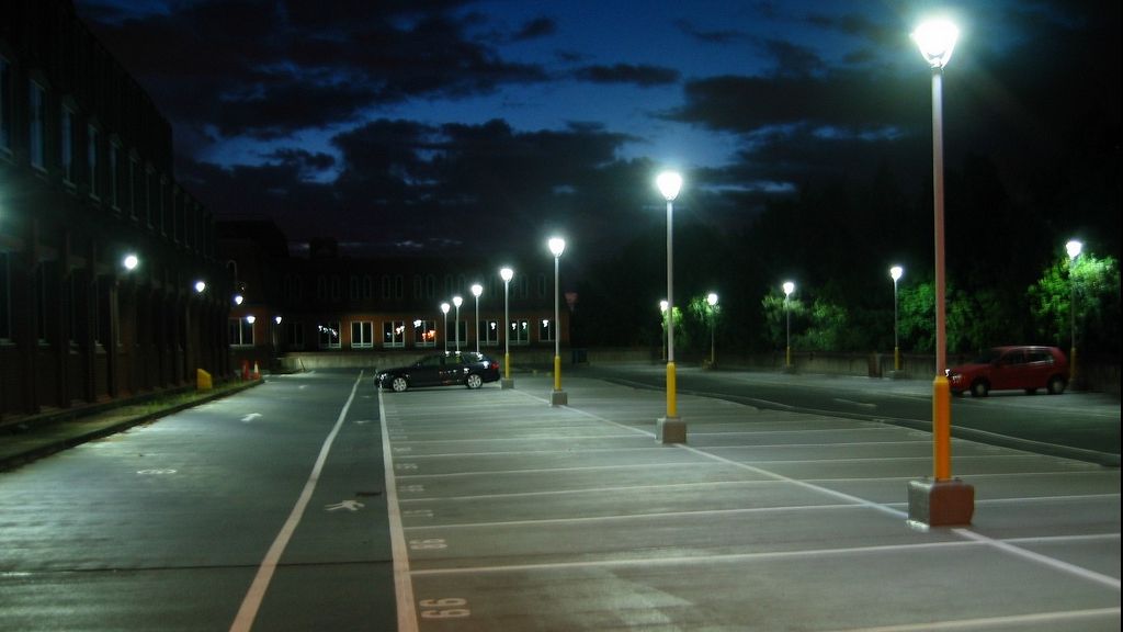 A parcat pe locul altcuiva. Ce a găsit pe mașină a doua zi întrece orice imaginație