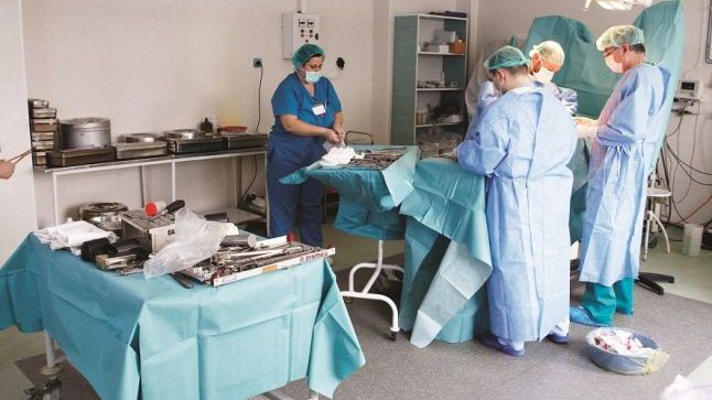 Peste 82% din tinerii medici spun că e posibil să emigreze din cauza salariilor mici