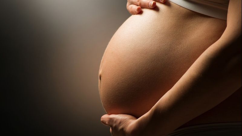 Top 5 nume de femei care au șanse mari să facă un copil anul viitor