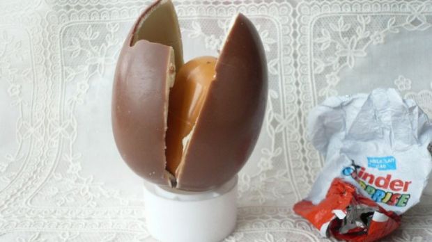 Surpriza unui copil când a deschis un ou Kinder. Părinții s-au îngrozit