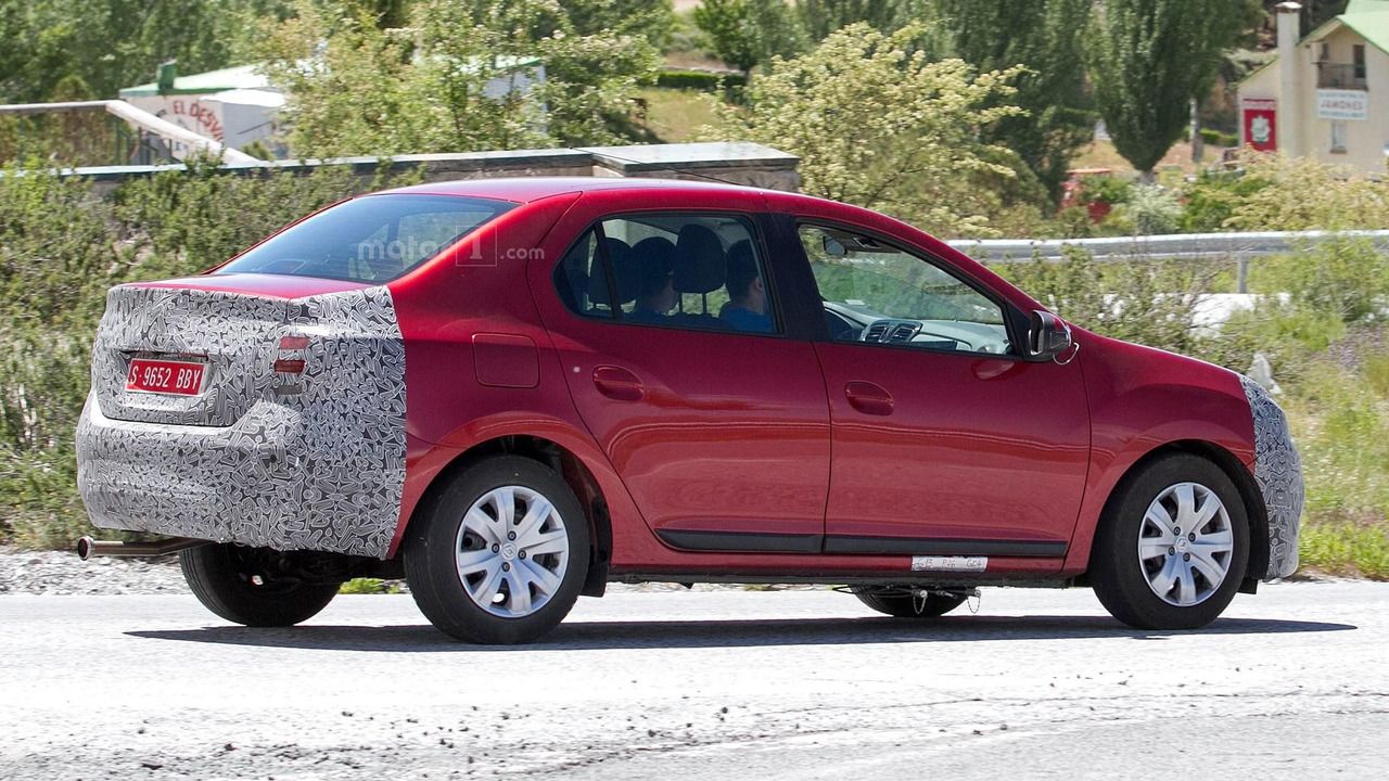 SURPRIZĂ: Cum arată noua Dacia Logan sedan.Au scos-o la teste pe străzi, au ascuns-o, iată imaginile