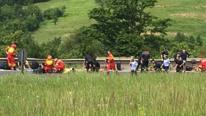 Accidentul de autocar din Perşani. MAI: Două elicoptere grele, pregătite să intervină