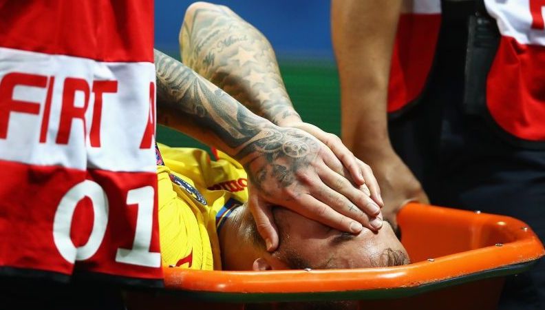EURO 2016.Cel mai "lovit" român.A ieşit pe targă în jocul cu Albania. Primele cuvinte ale lui Alibec