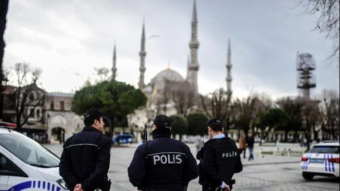 Trei suspecți au fost închiși după atentatul de la Istanbul