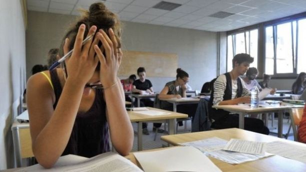 BAC 2016 Română oral. Luni a început examenul pentru 137.000 de absolvenți. Modele de subiecte