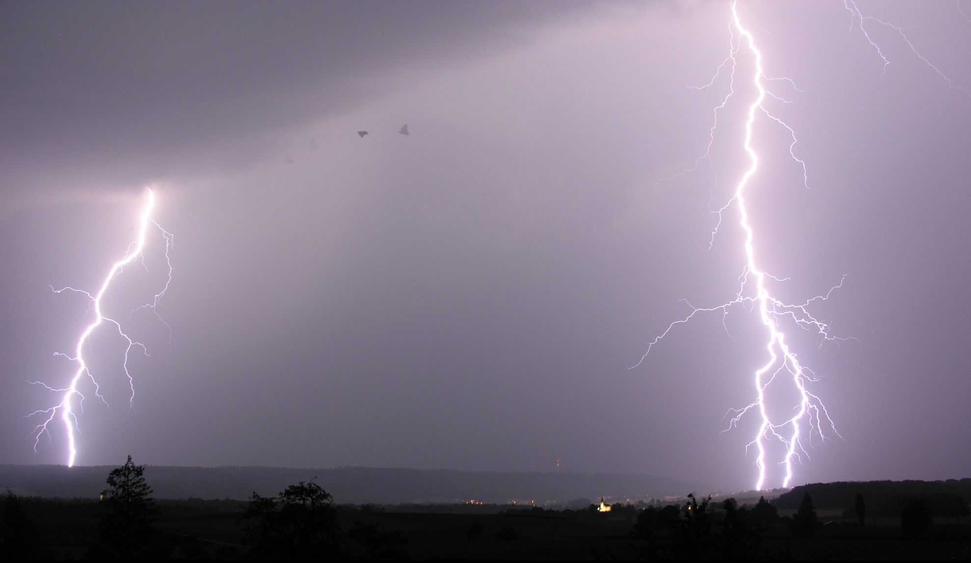 Un nou COD GALBEN de furtună emis de meteorologi. Care sunt zonele vizate. UPDATE