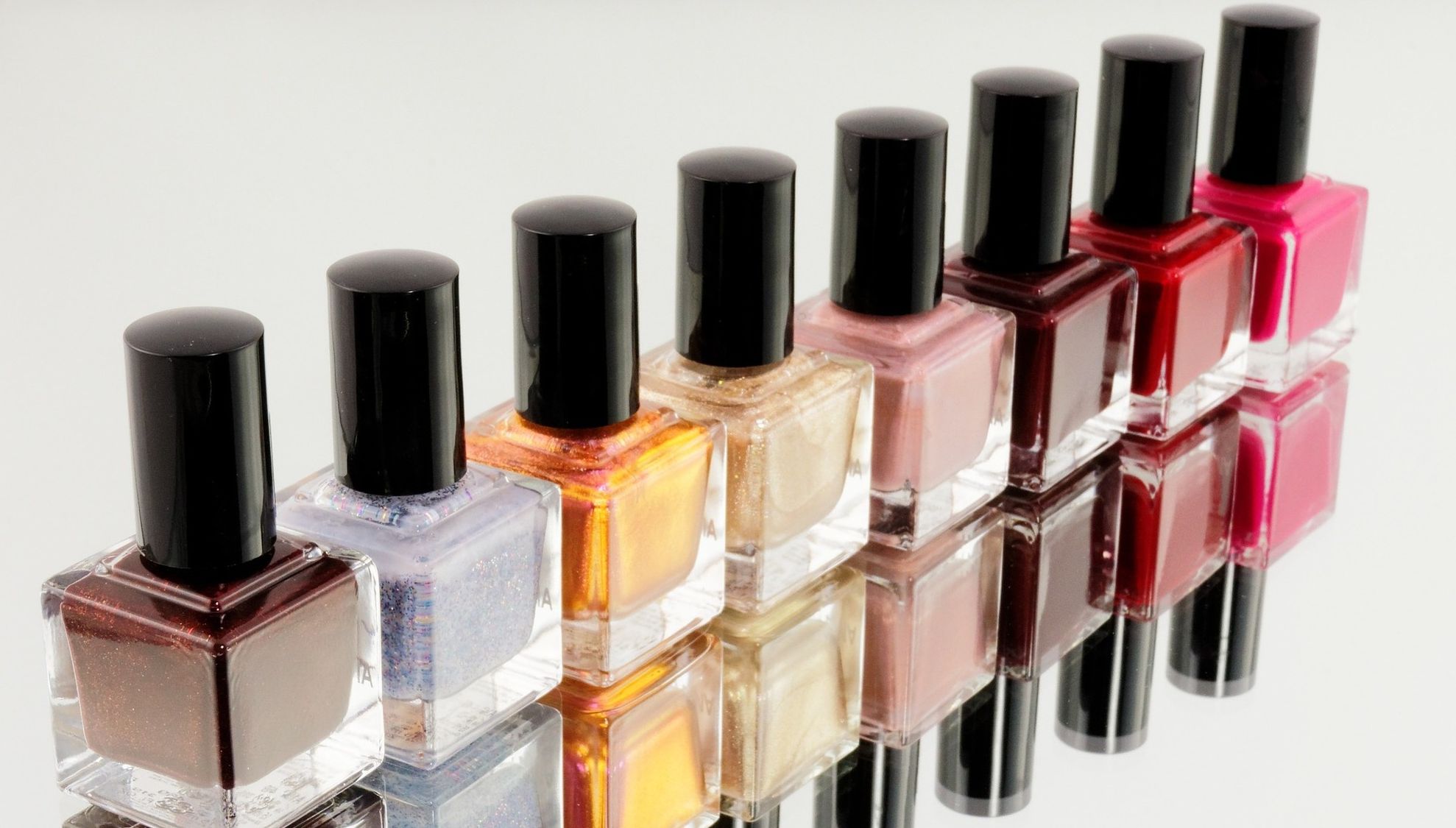 Culoarea potrivită a unghiilor în funcție de zodie