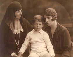 Imagini inedite cu Regele Mihai. Cum arăta în copilărie 