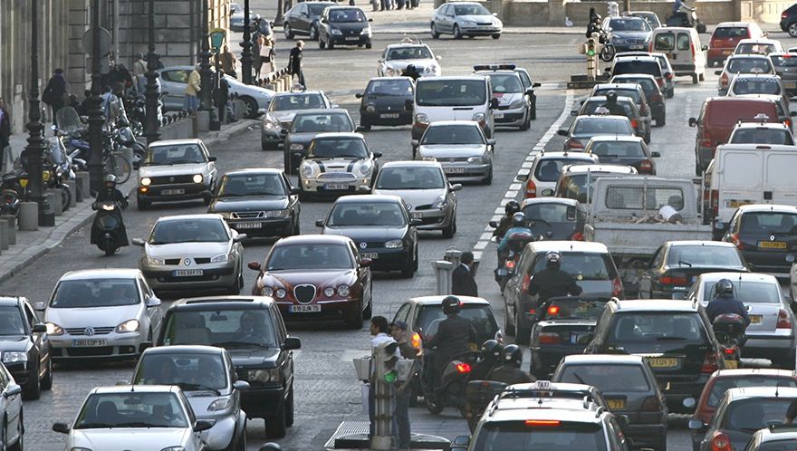 Maşinile produse înainte de 1997 nu mai pot circula pe străzile din Paris 