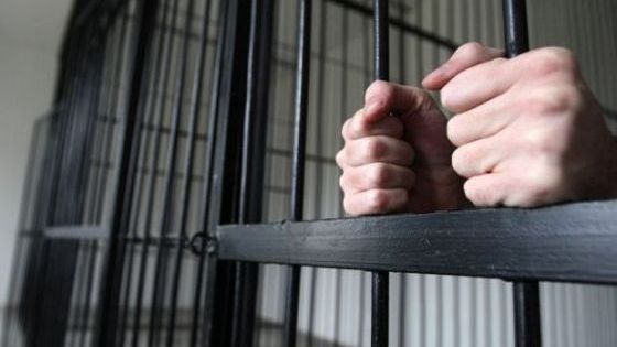 Percheziții la penitenciarul Rahova. Un celebru interlop intermedia denunțuri pentru bani