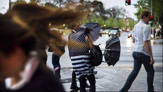 Informare meteo de vreme rea în aproape toată țara! Cod galben de vijelii și căderi de grindină