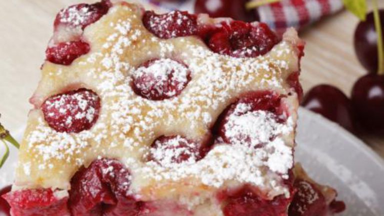 Aşa faci cea mai delicioasă prăjitură cu vişine. În 30 de minute este gata