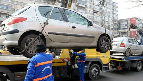 Anunţ de ULTIMĂ ORĂ despre ridicarea maşinilor parcate neregulamentar