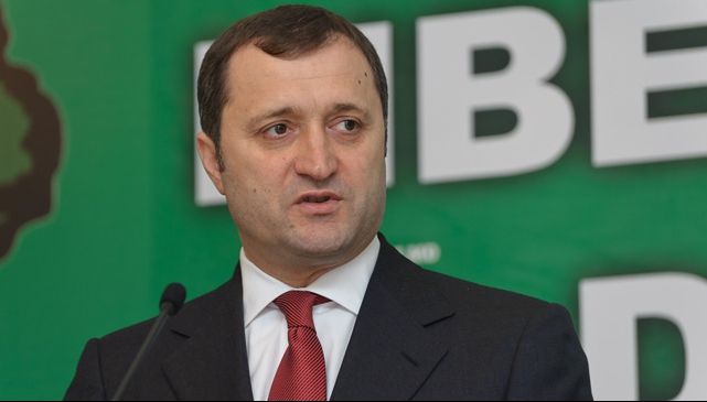 Vlad Filat a renunțat la greva foamei