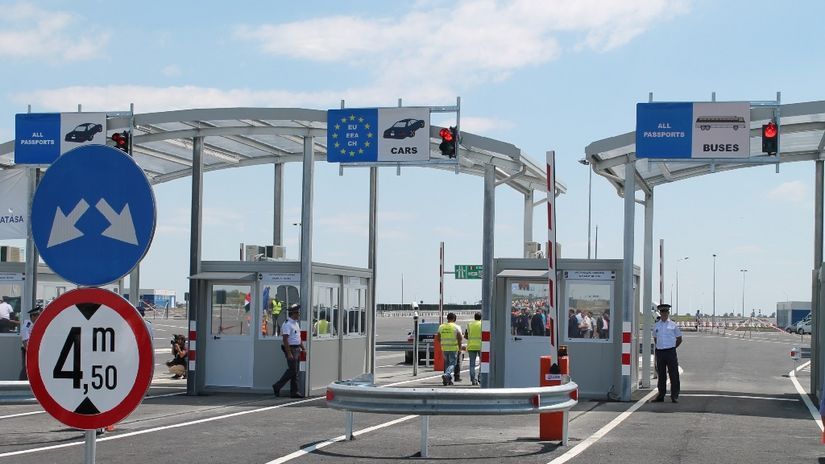 Aglomeraţie în Vama Nădlac! Mii de români care lucrează în străinătate vin în vacanţă 