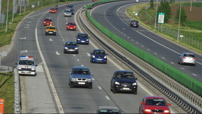 Accident groaznic pe A1. Două asistente medicale, rănite