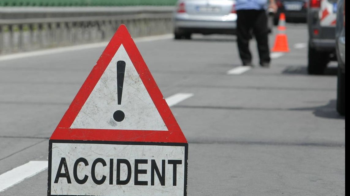 Accident grav în judeţul Buzău. Două persoane, rănite