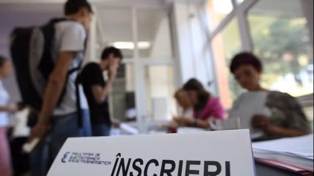ADMITERE FACULTATE 2016. Au început înscrierile la facultate. Câte locuri sunt disponibile