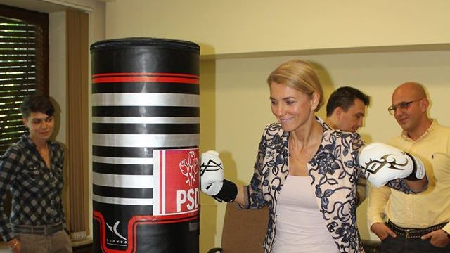 PNL cere Guvernului să dea OUG pentru votul din diaspora: mai multe secţii şi înregistrare online