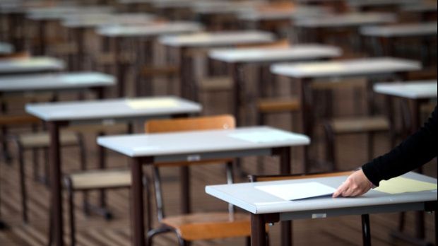 Bacalaureat 2016 Română. Absolvenţii de liceu susţin luni proba scris la ROMÂNĂ. Subiecte şi barem