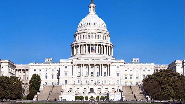 ALERTĂ la Washington. O femeie înarmată a pătruns în Capitoliul SUA