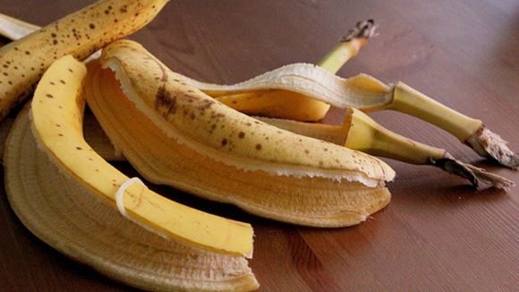 Ce poţi face cu cojile de banane: trei trucuri de care nu ştiai!