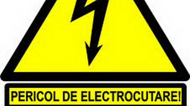 Tragedie în Vaslui! O fată de 12 ani, singura acasă, a murit electrocutată la maşina de spălat