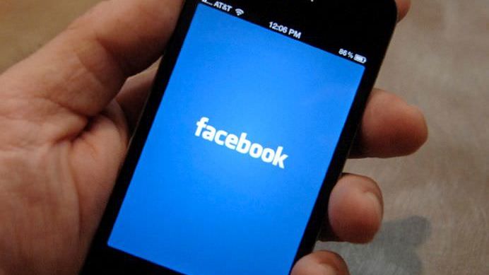 Facebook. De ce părinţii nu ar trebui să posteze imagini şi materiale video ale copiilor lor 