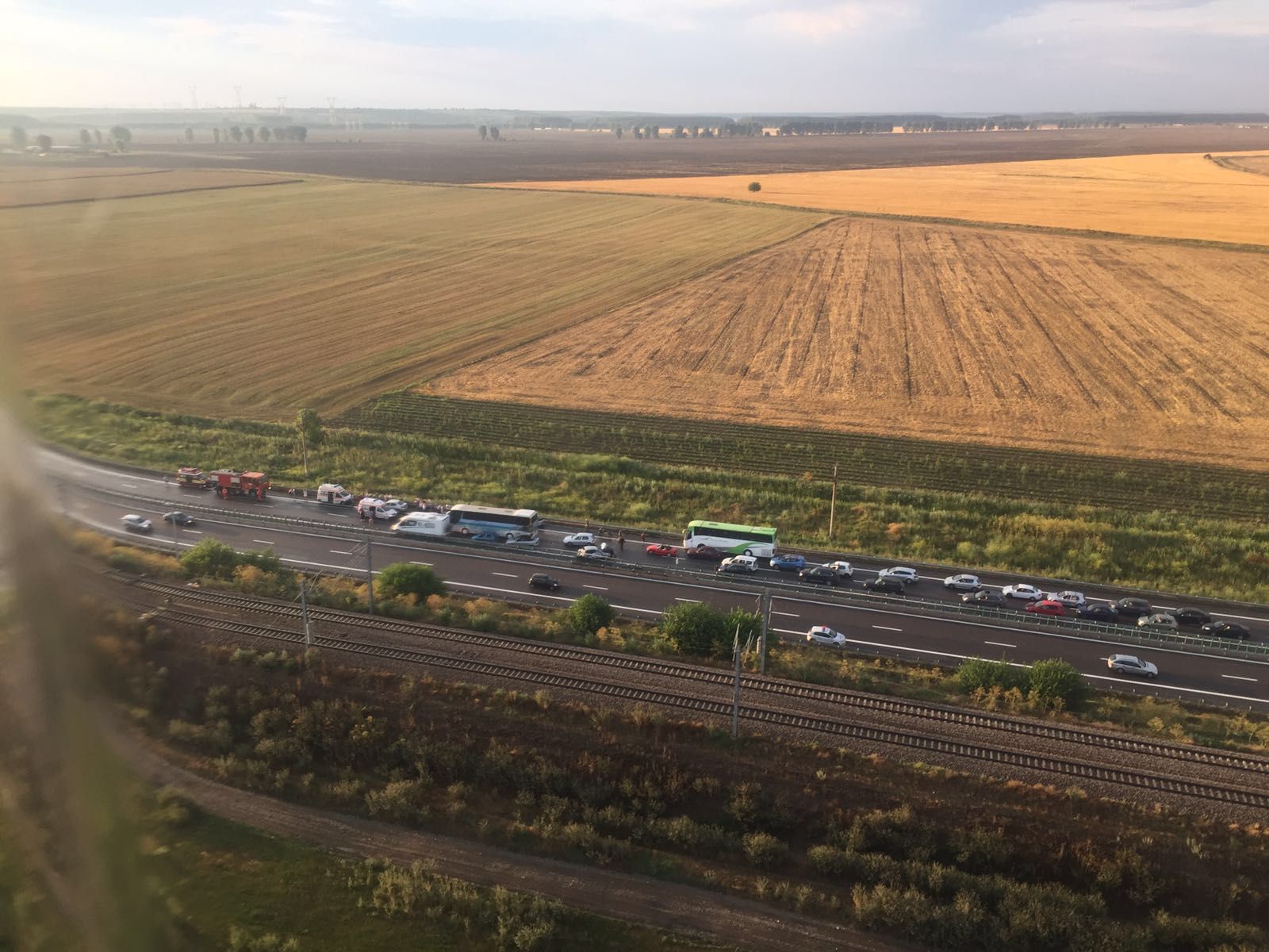 Accident în lanţ pe Autostrada Soarelui. Imagini din elicopter. Traficul a fost reluat