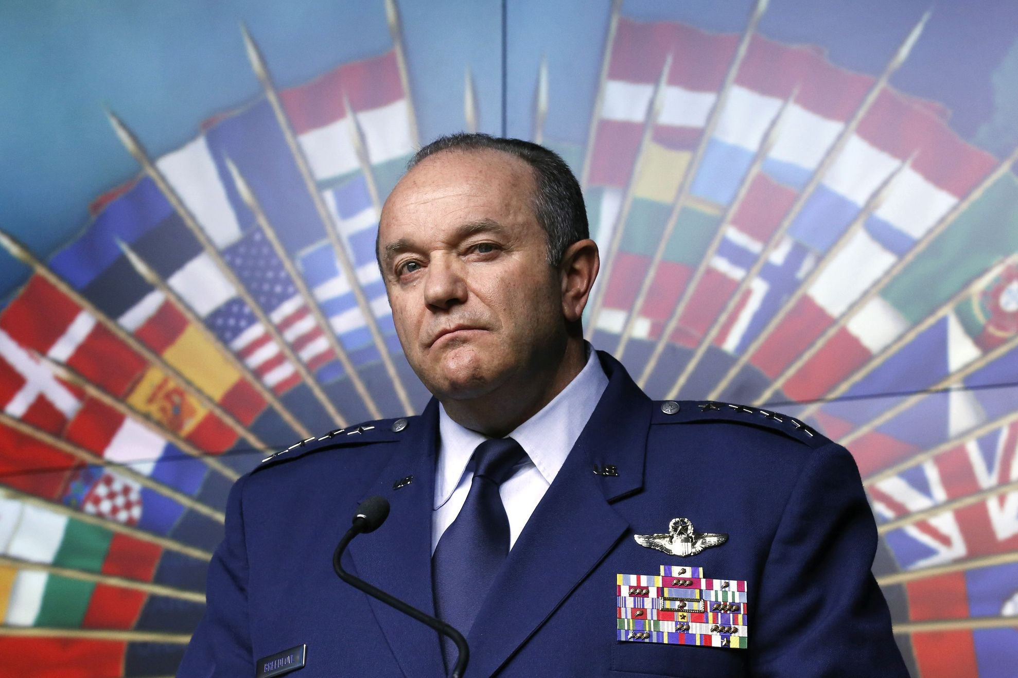 Cum complota Breedlove împotriva planurilor pe care le avea Obama faţă de tensiunile cu Rusia 
