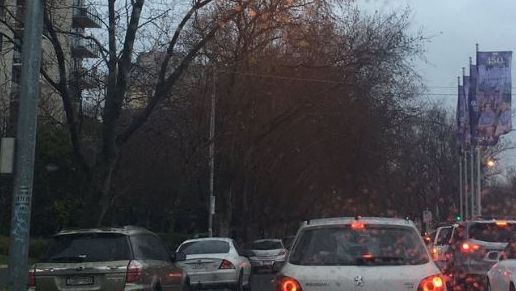 Șoferilor nu le-a venit să creadă. Mesajul bizar care a apărut peste noapte pe șosele