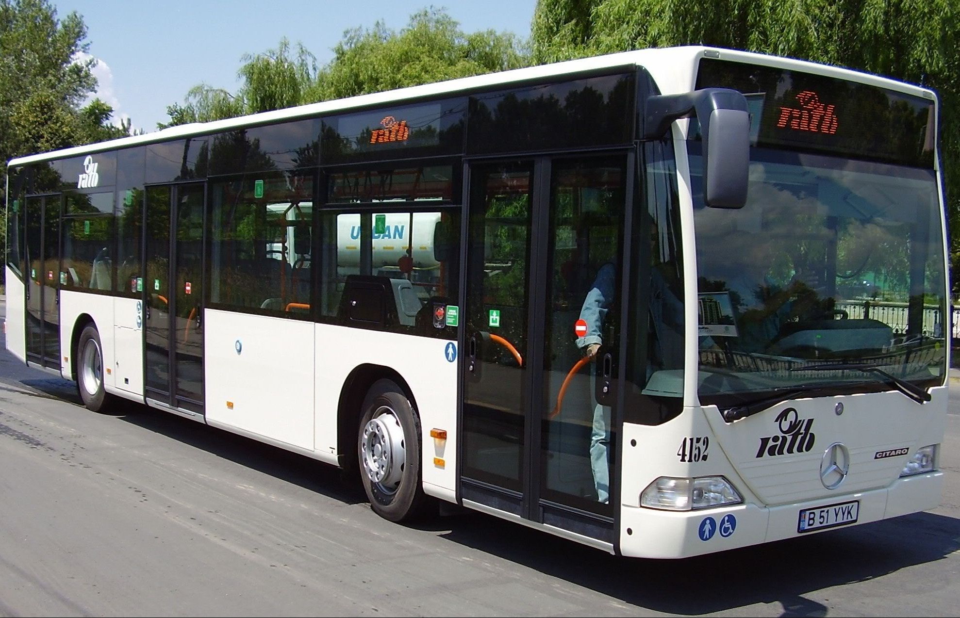 Trafic restricționat și linii RATB deviate, în weekend